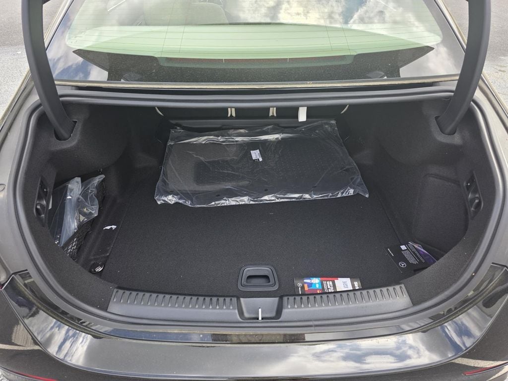 2026 Mercedes-Benz E-Class E350 - Photo 10
