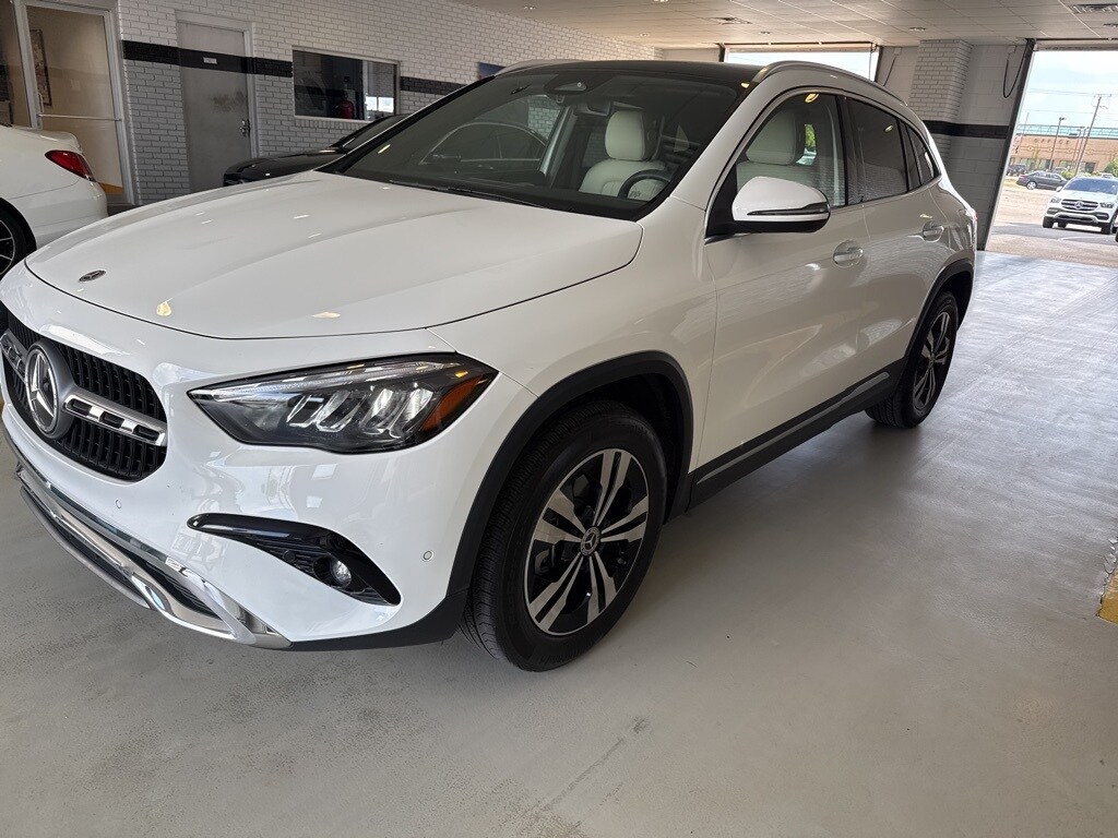 2025 Mercedes Benz GLA 250 photo 3