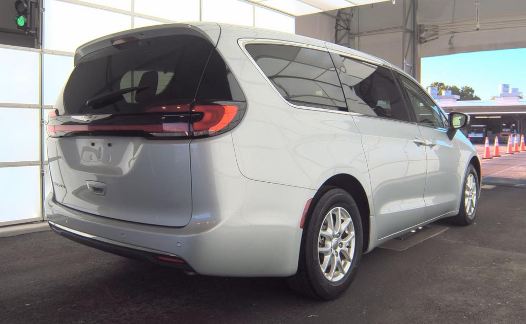 Used 2023 Chrysler Pacifica Touring L Van Passenger Van