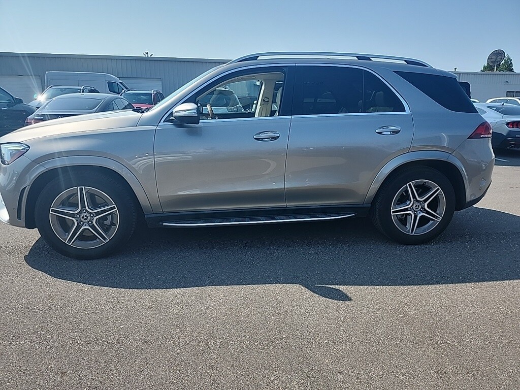2022 Mercedes Benz GLE 450 4MATIC photo 2