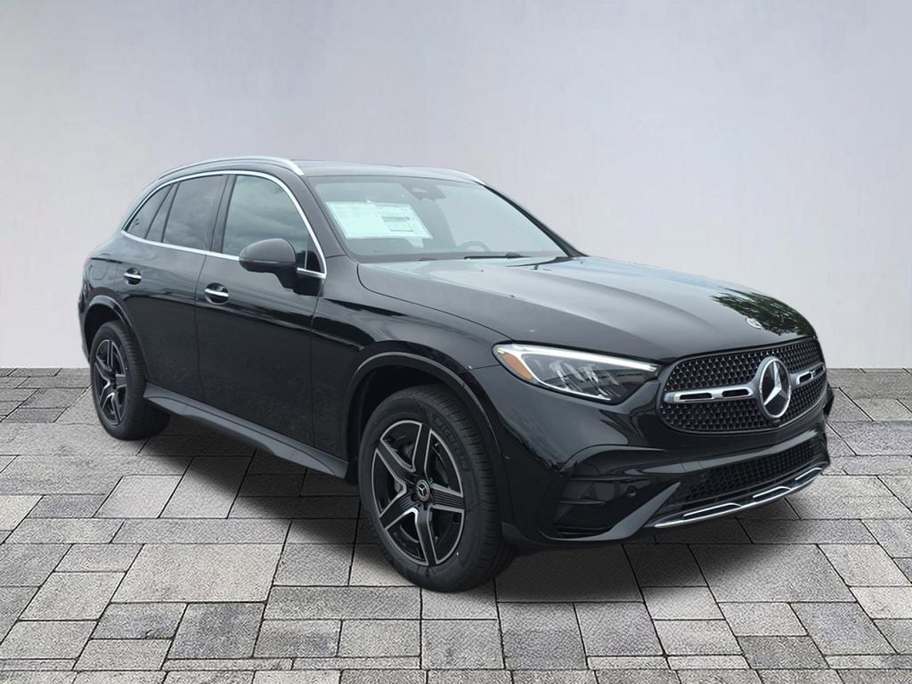 2026 Mercedes-Benz GLC GLC 300's photo