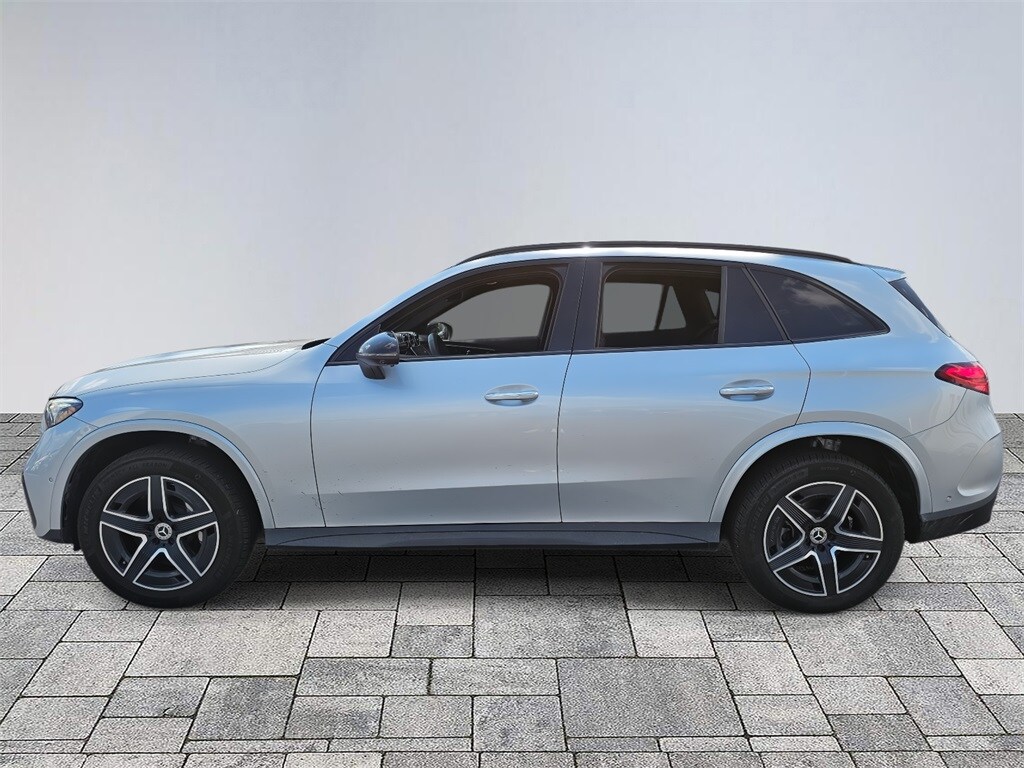 2024 Mercedes Benz GLC 300 photo 4