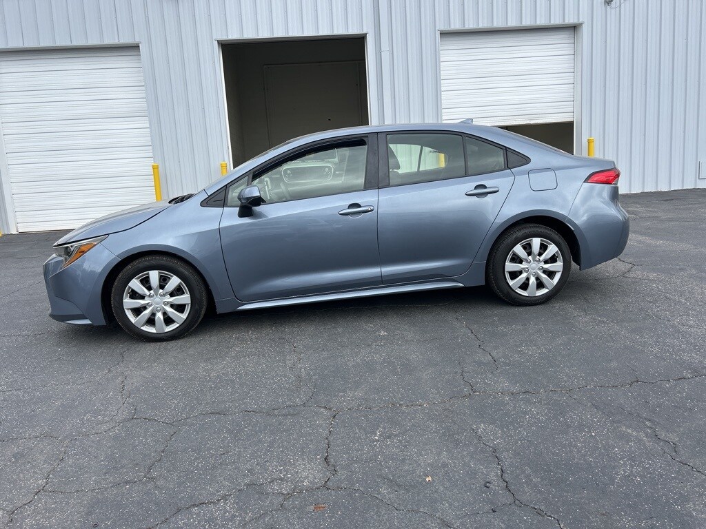 2021 Toyota Corolla LE photo 4