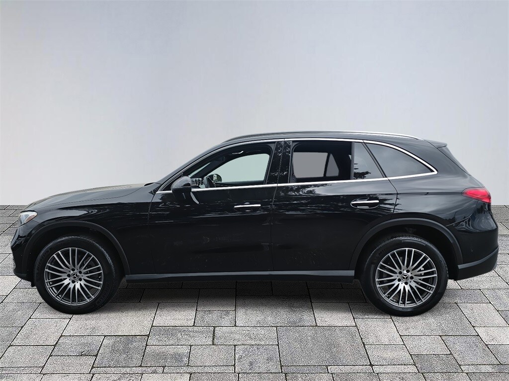 2024 Mercedes Benz GLC 300 4MATIC photo 4