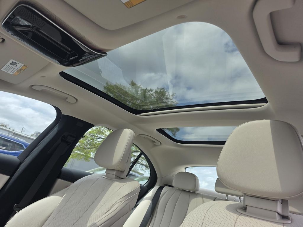 2026 Mercedes-Benz E-Class E350 - Photo 24