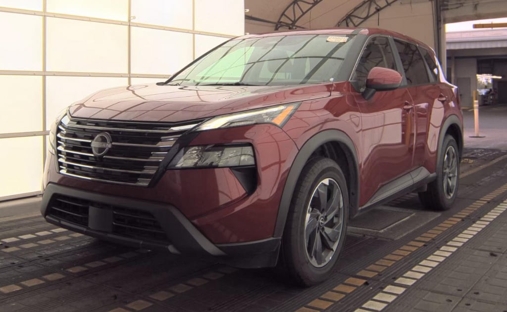 2025 Nissan Rogue SV FWD's photo