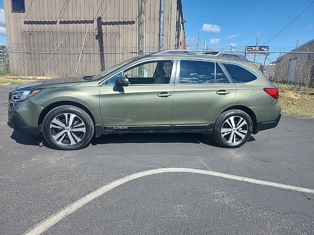 2018 Subaru Outback 3.6R Limited photo 3