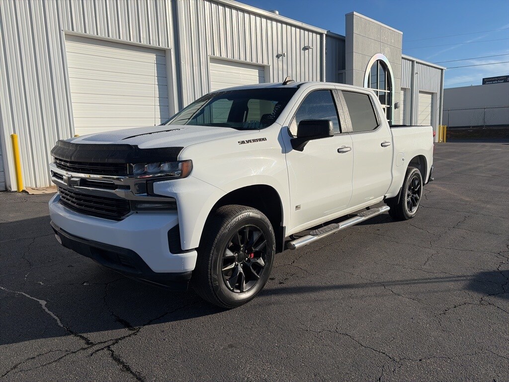 2020 Chevrolet Silverado 1500 LT photo 3