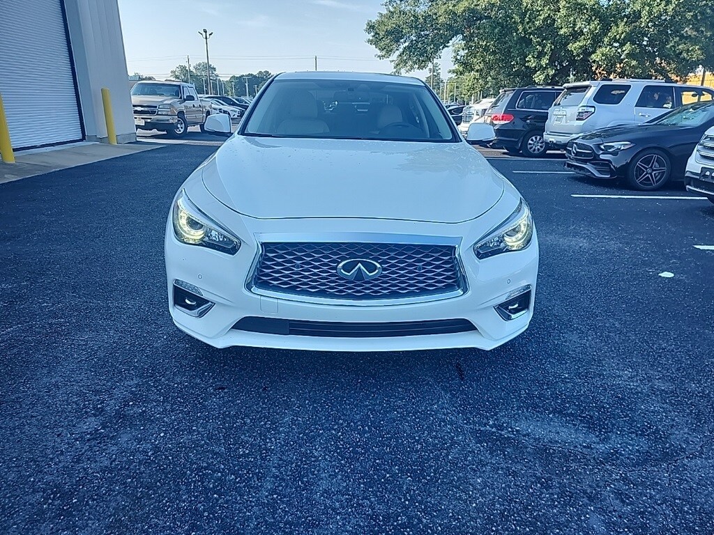 2023 Infiniti Q50 LUXE photo 2