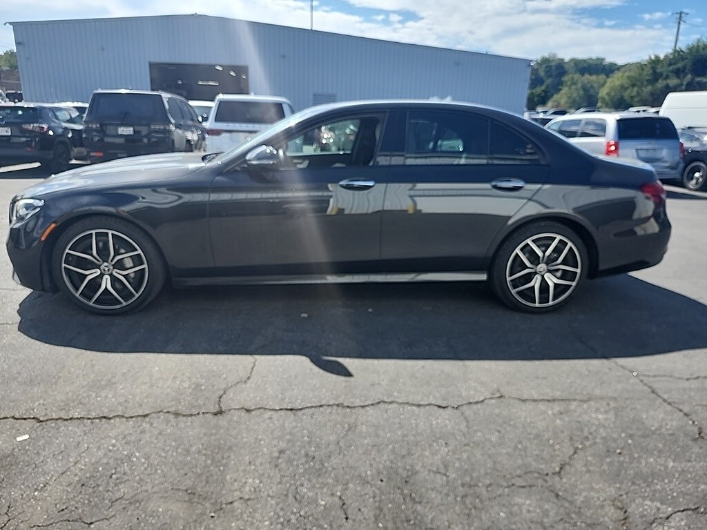 2021 Mercedes Benz E 350 4MATIC photo 4