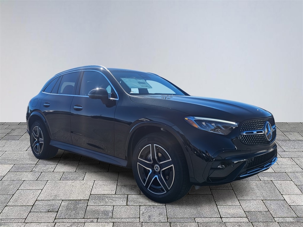 2026 Mercedes-Benz GLC Base's photo