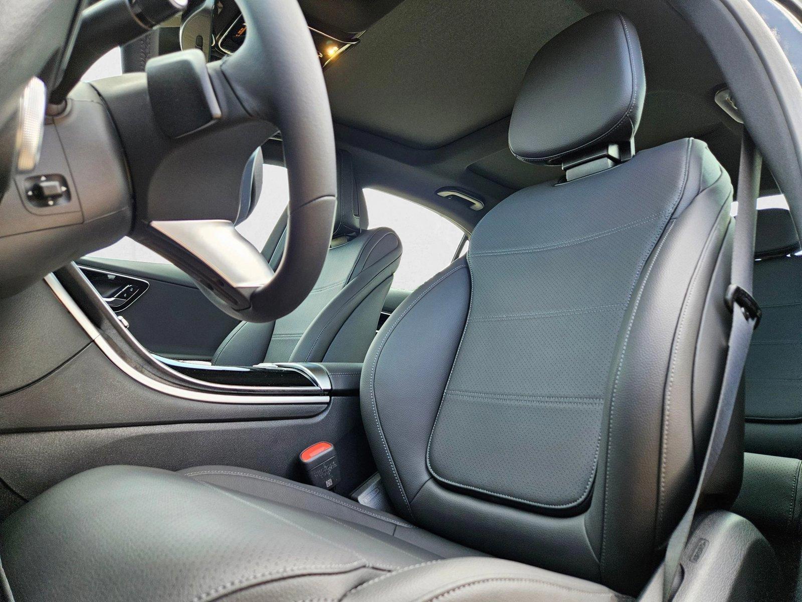 2025 Mercedes Benz C 300 Sedan photo 4