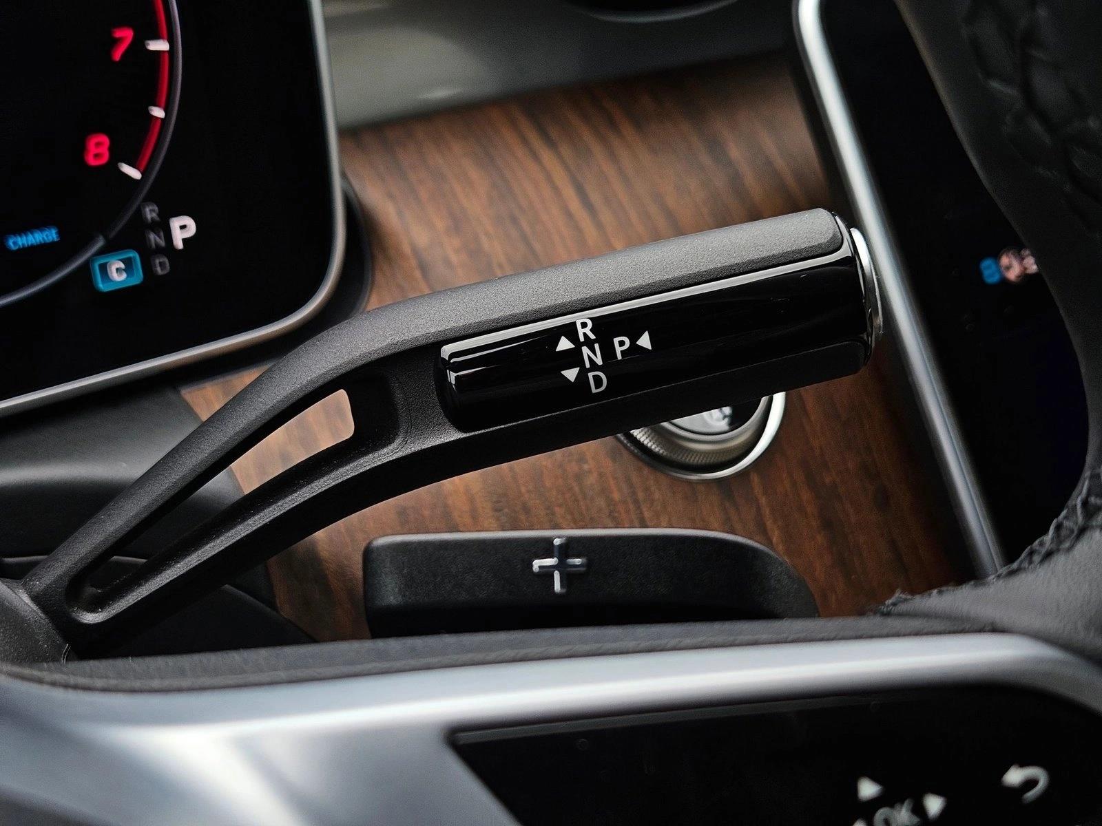 2025 Mercedes-Benz C-Class Sedan C 300 - Photo 17