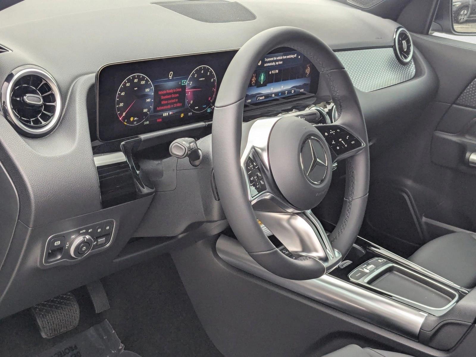 2025 Mercedes Benz GLA 250 photo 2
