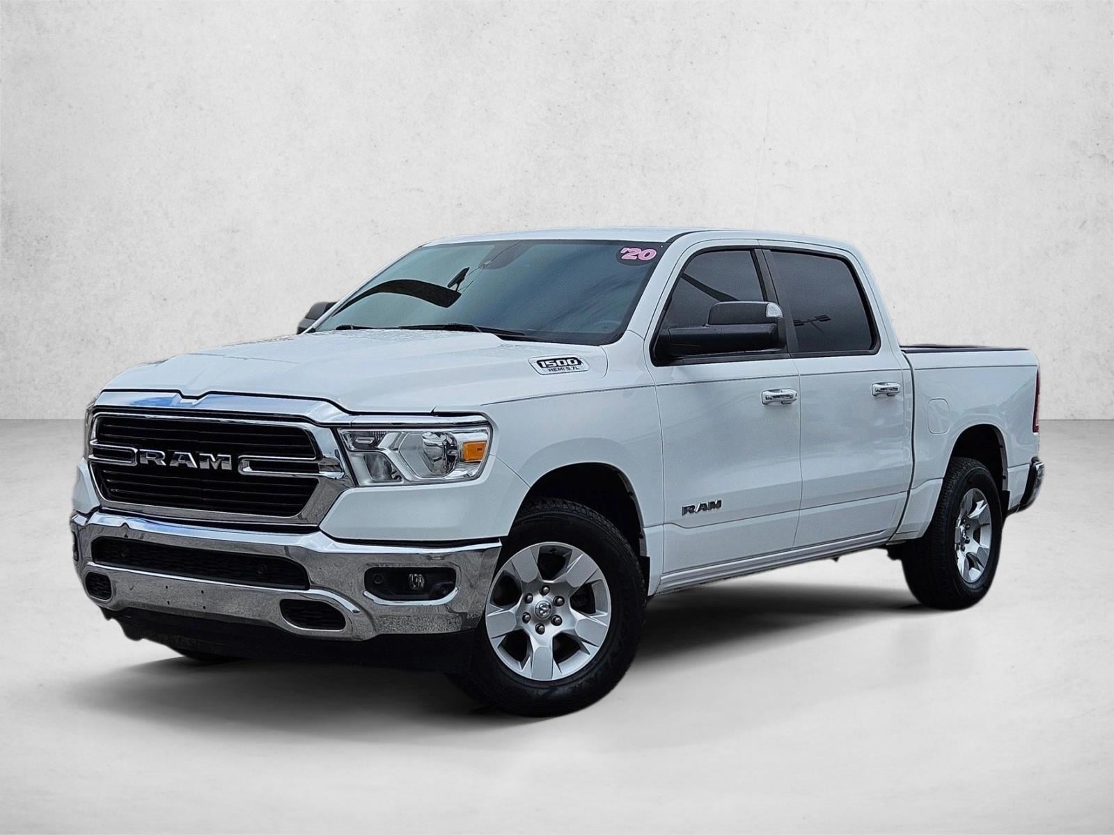 2020 RAM 1500 Big Horn/Lone Star 4x4 Crew Cab 5'7's photo