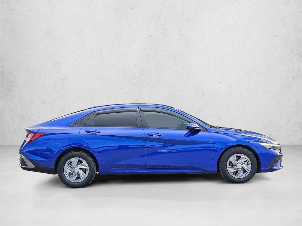 Used 2024 Hyundai Elantra SE Sedan