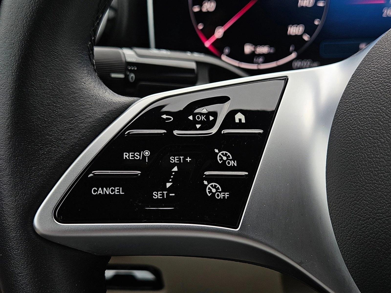 2025 Mercedes-Benz C-Class Sedan C 300 - Photo 12