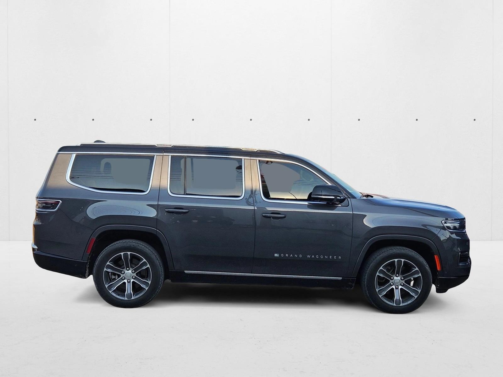 2023 Jeep Grand Wagoneer Base photo 3