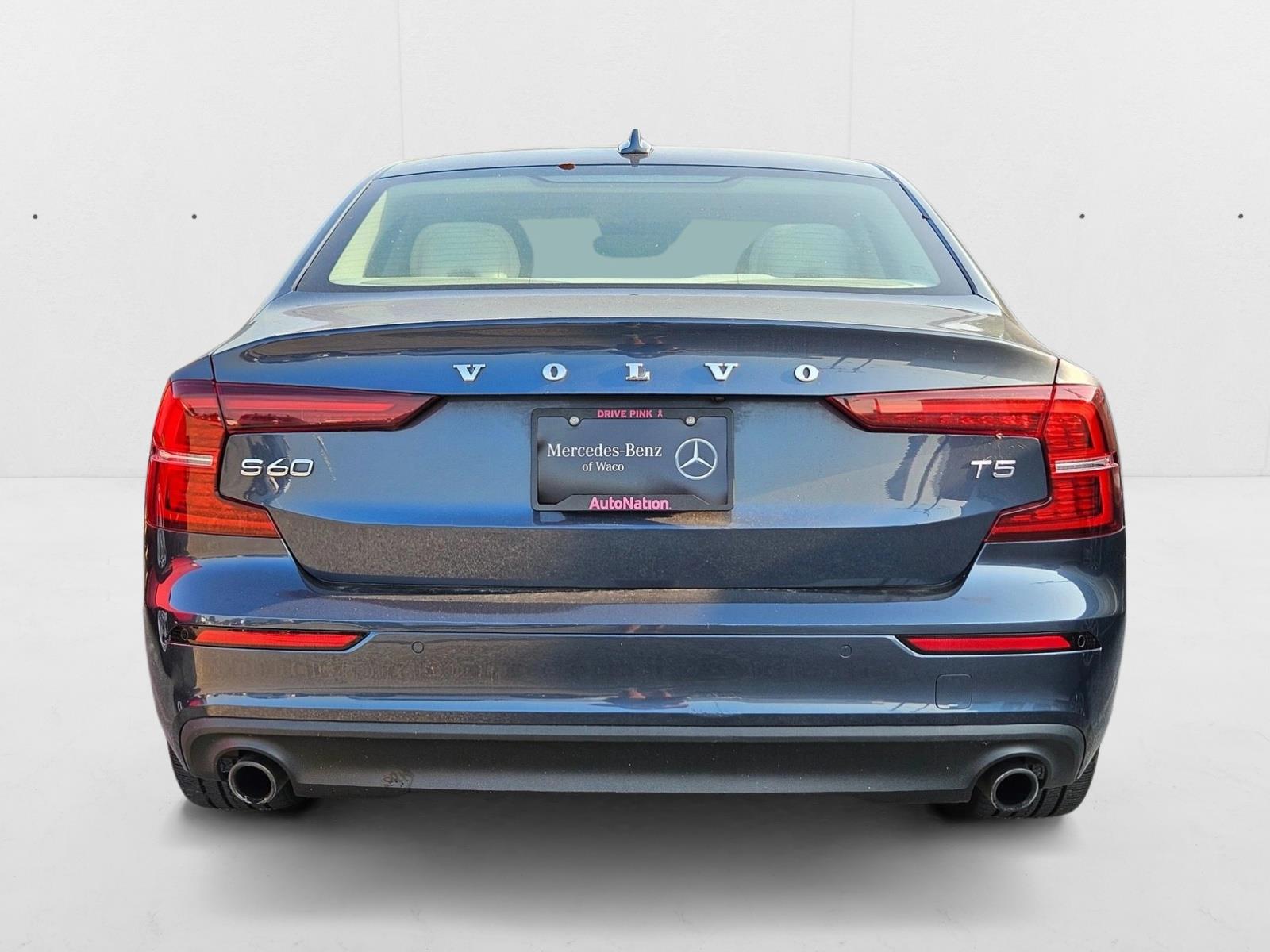 2020 Volvo S60 T5 Momentum photo 4