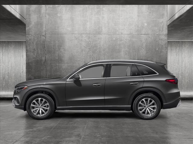 2025 Mercedes Benz GLC 300 photo 3