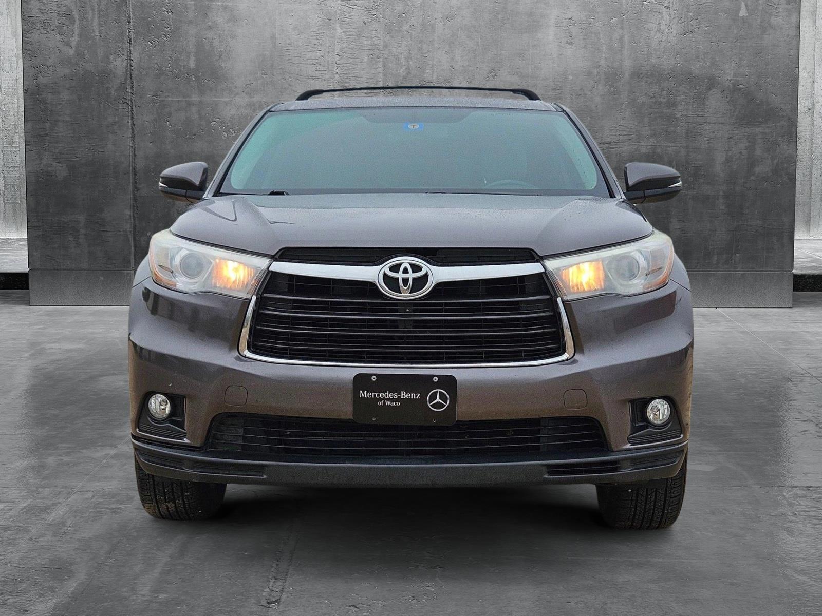 Used 2016 Toyota Highlander LE Plus with VIN 5TDZKRFH8GS134233 for sale in Waco, TX