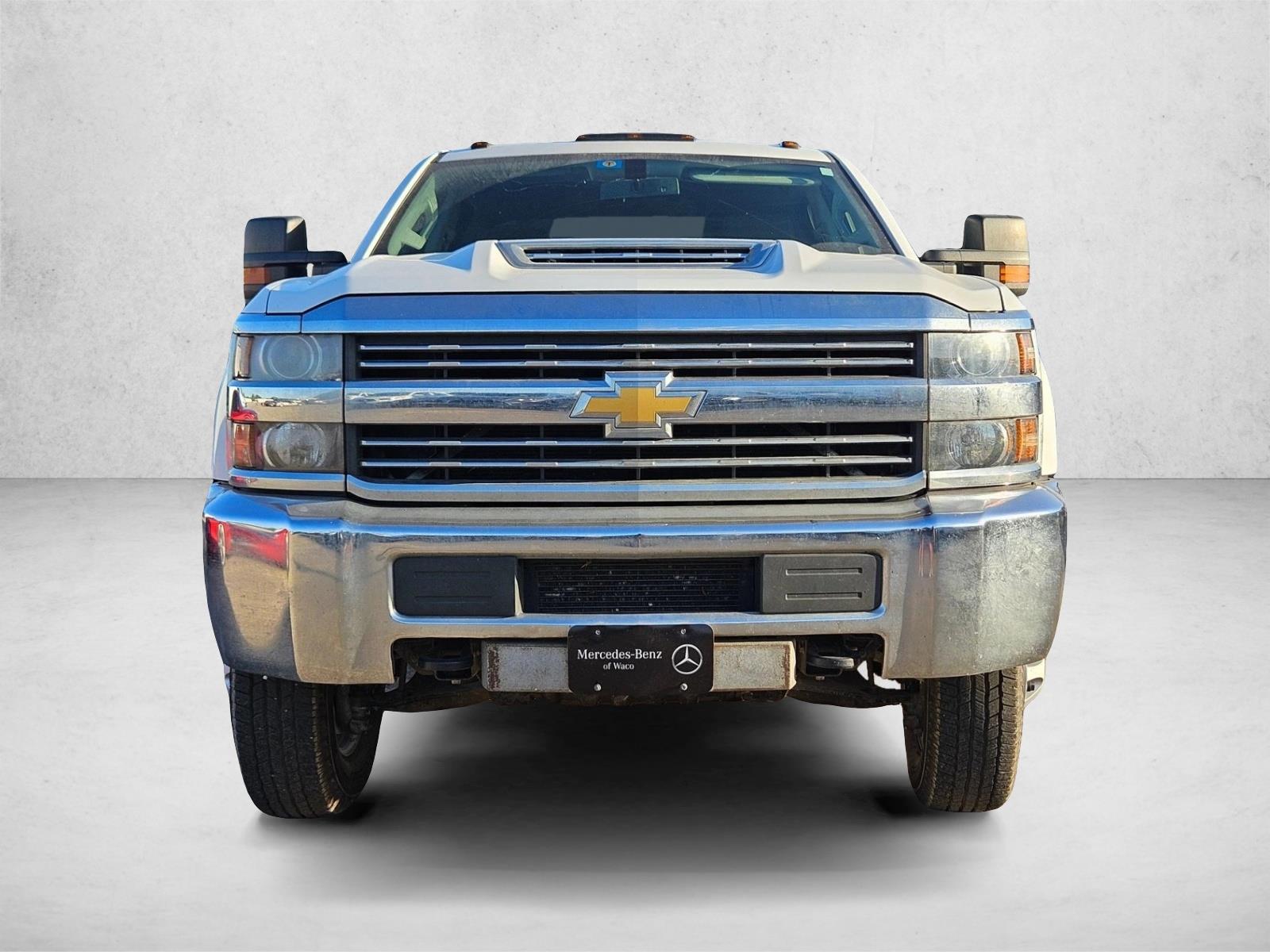 2018 Chevrolet Silverado 3500HD photo 2