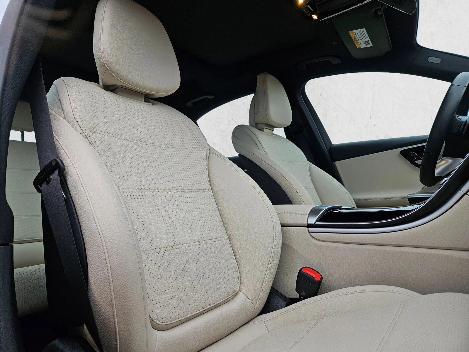 2025 Mercedes-Benz C-Class Sedan C 300 - Photo 23