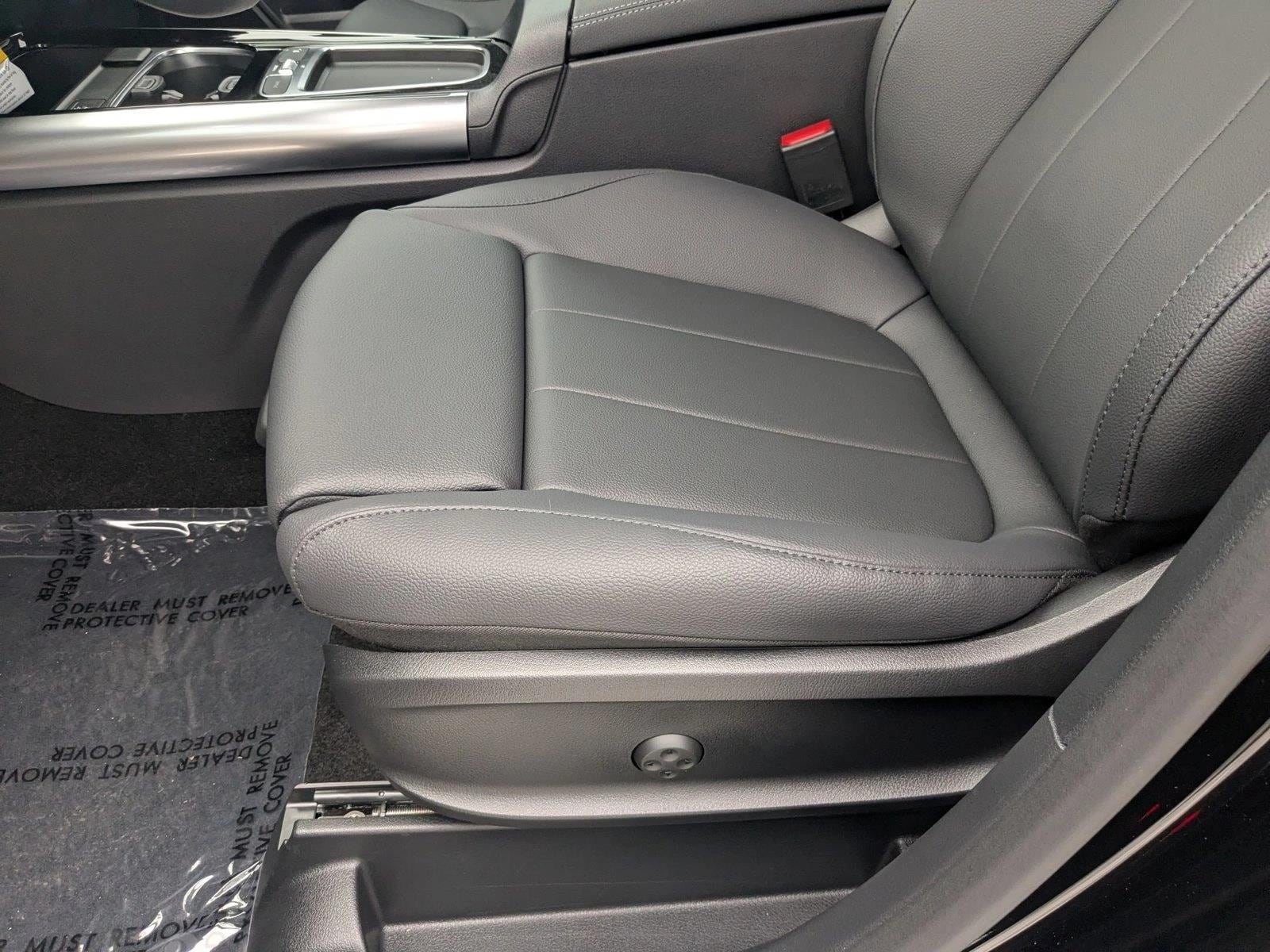 2025 Mercedes Benz GLA 250 photo 3
