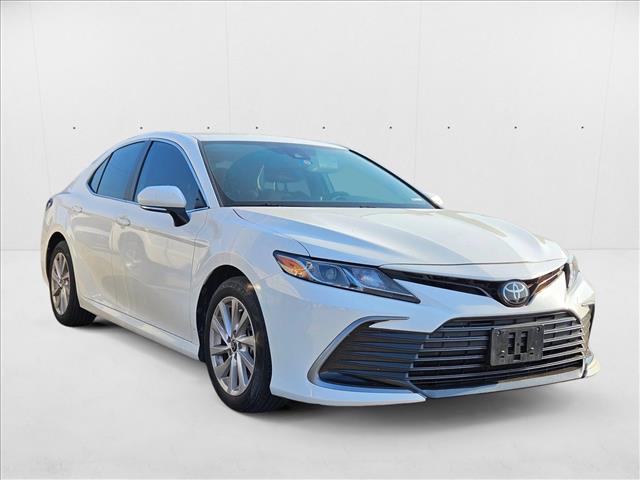 2021 Toyota Camry LE photo 3