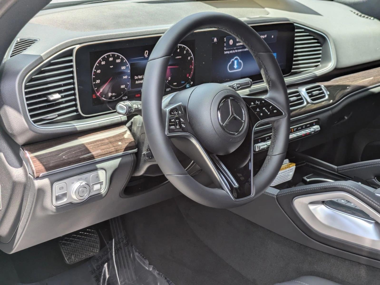 2025 Mercedes Benz GLE 350 4MATIC photo 2