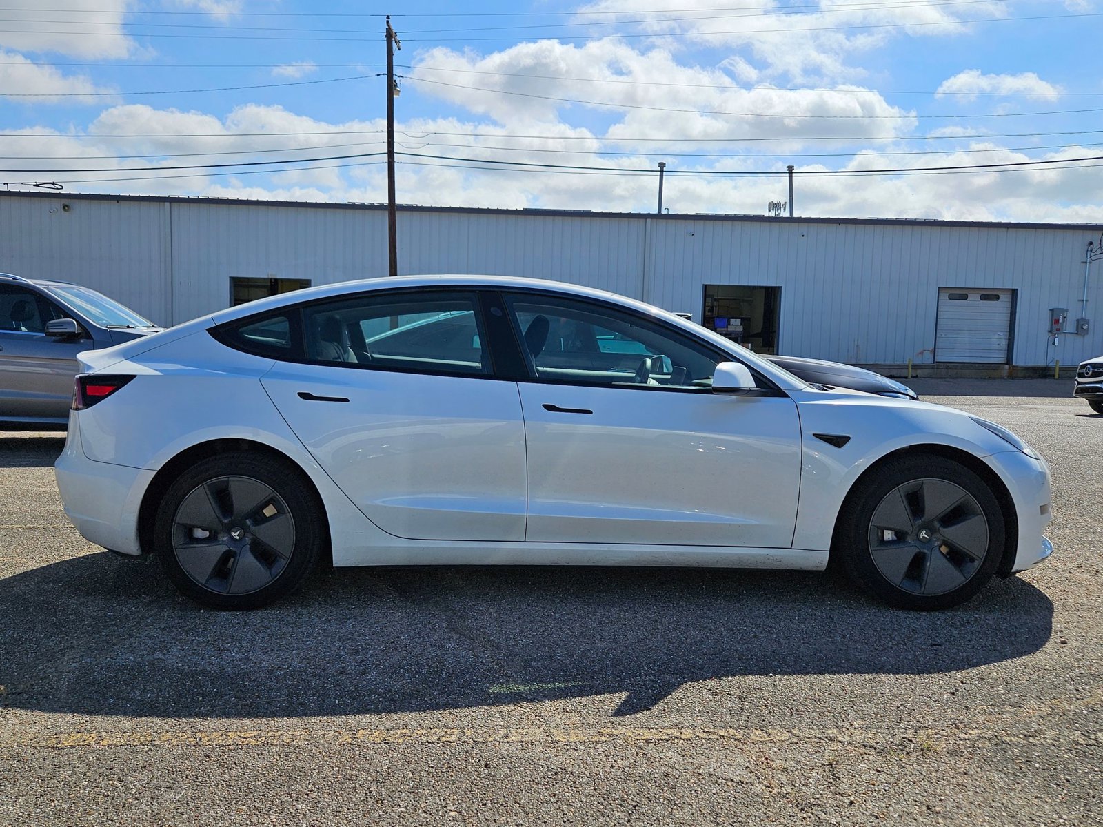 2023 Tesla Model 3 photo 4