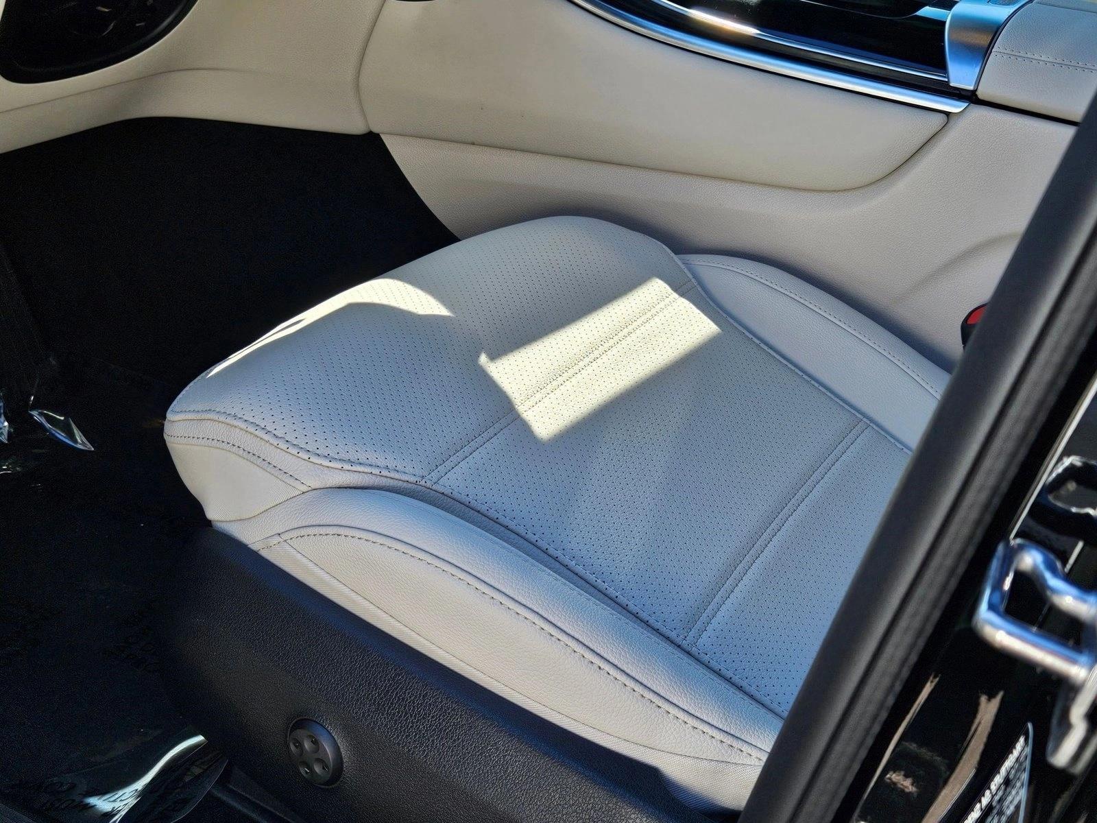 2026 Mercedes Benz GLC 300 photo 4