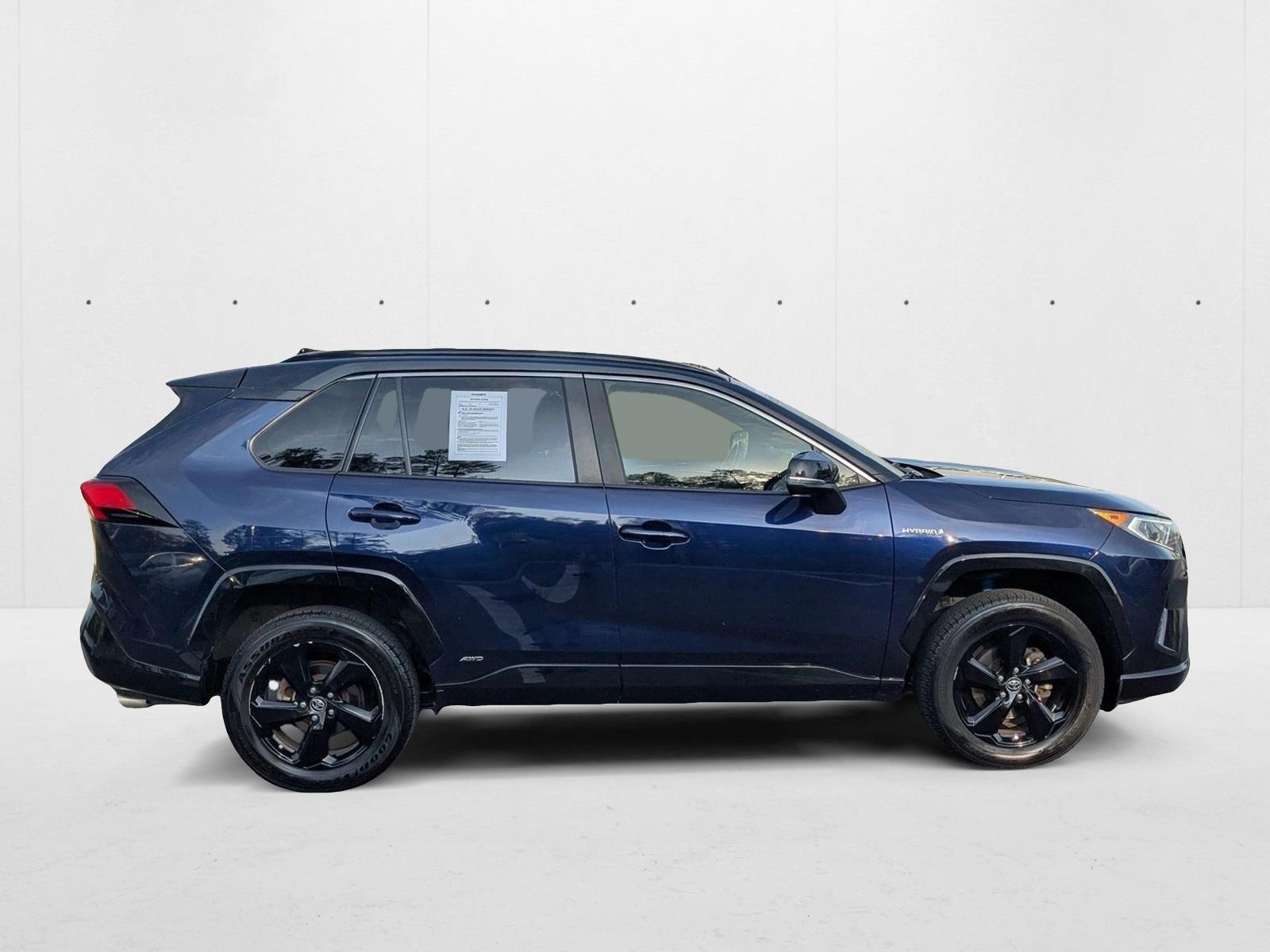 2019 Toyota RAV4 Hybrid XSE photo 4