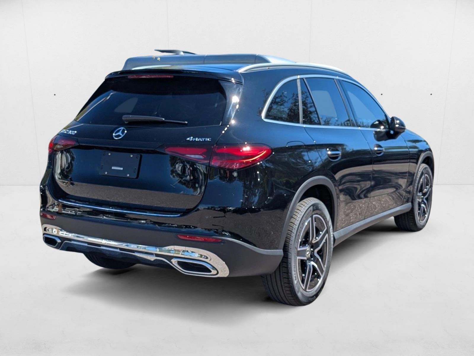 2026 Mercedes Benz GLC 300 4MATIC photo 2