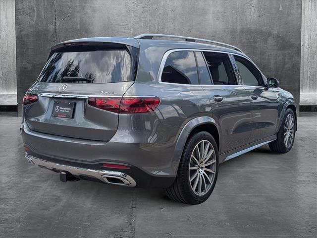 2025 Mercedes Benz GLS 450 4MATIC photo 2