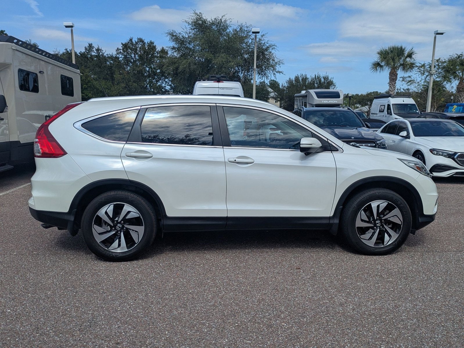 2015 Honda CR-V Touring photo 4