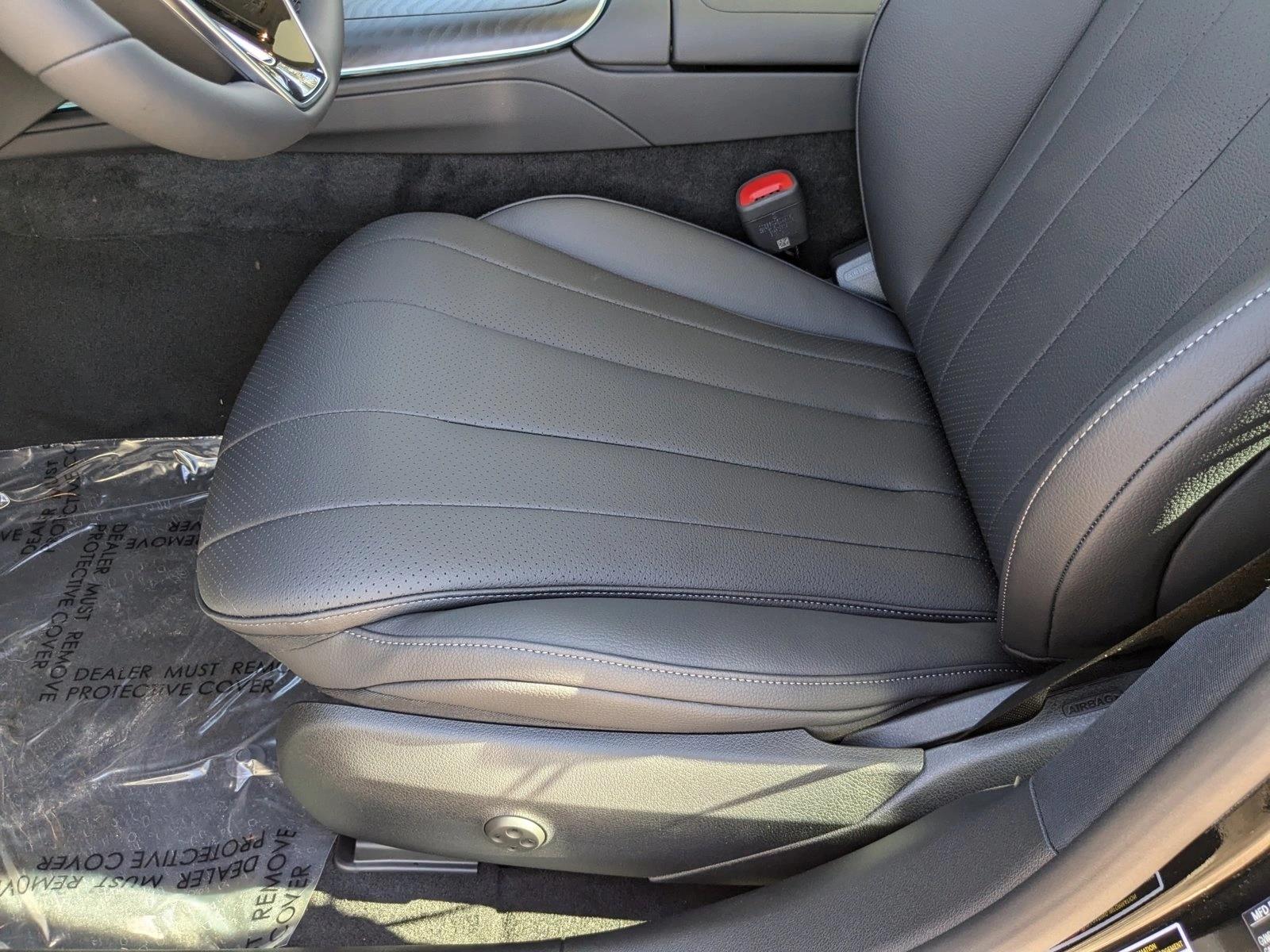 2025 Mercedes Benz E 350 4MATIC photo 4