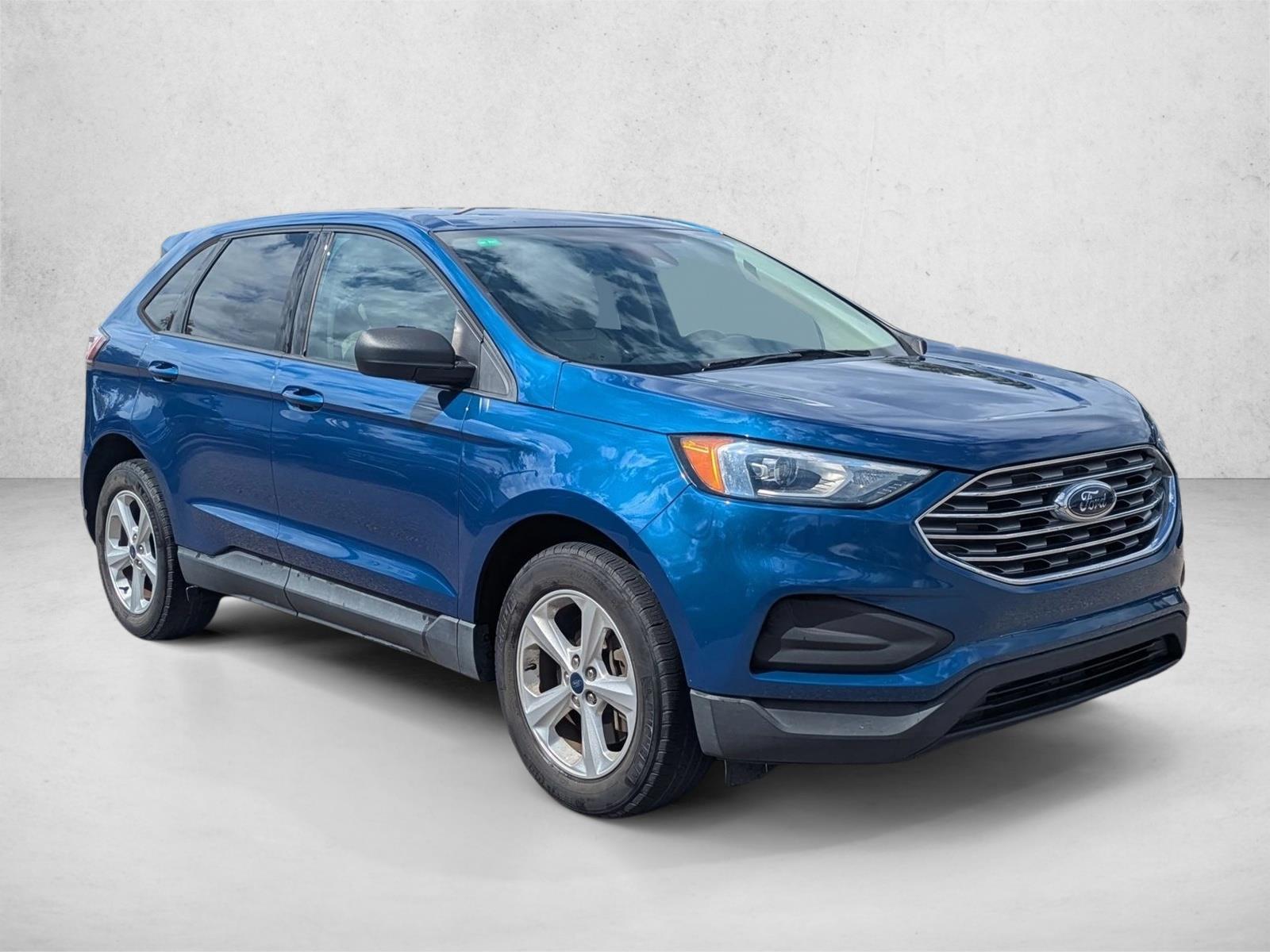 2021 Ford Edge SE photo 3