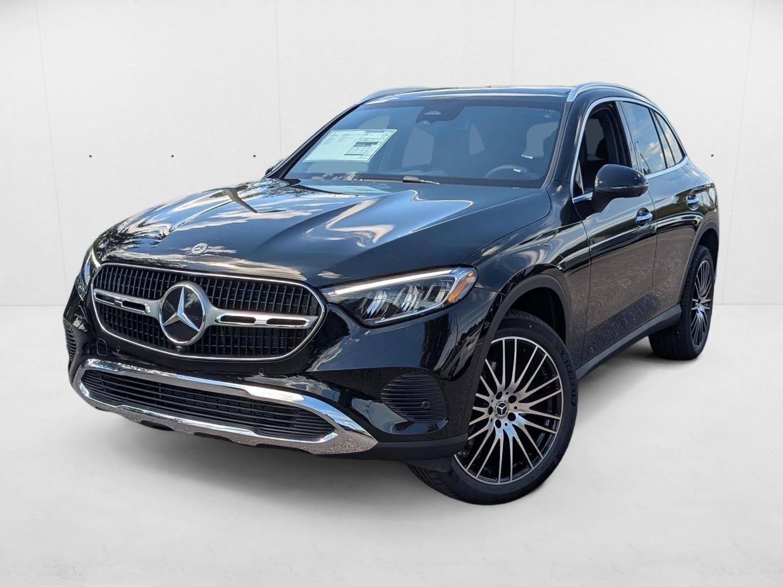 2026 Mercedes-Benz GLC Base's photo