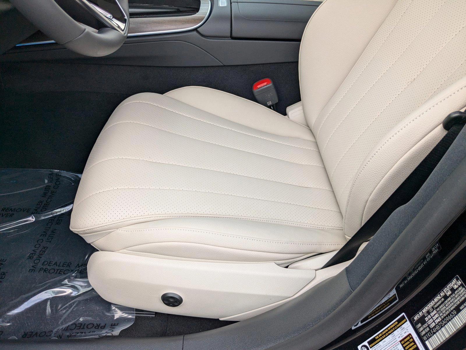 2025 Mercedes Benz E 350 4MATIC photo 4