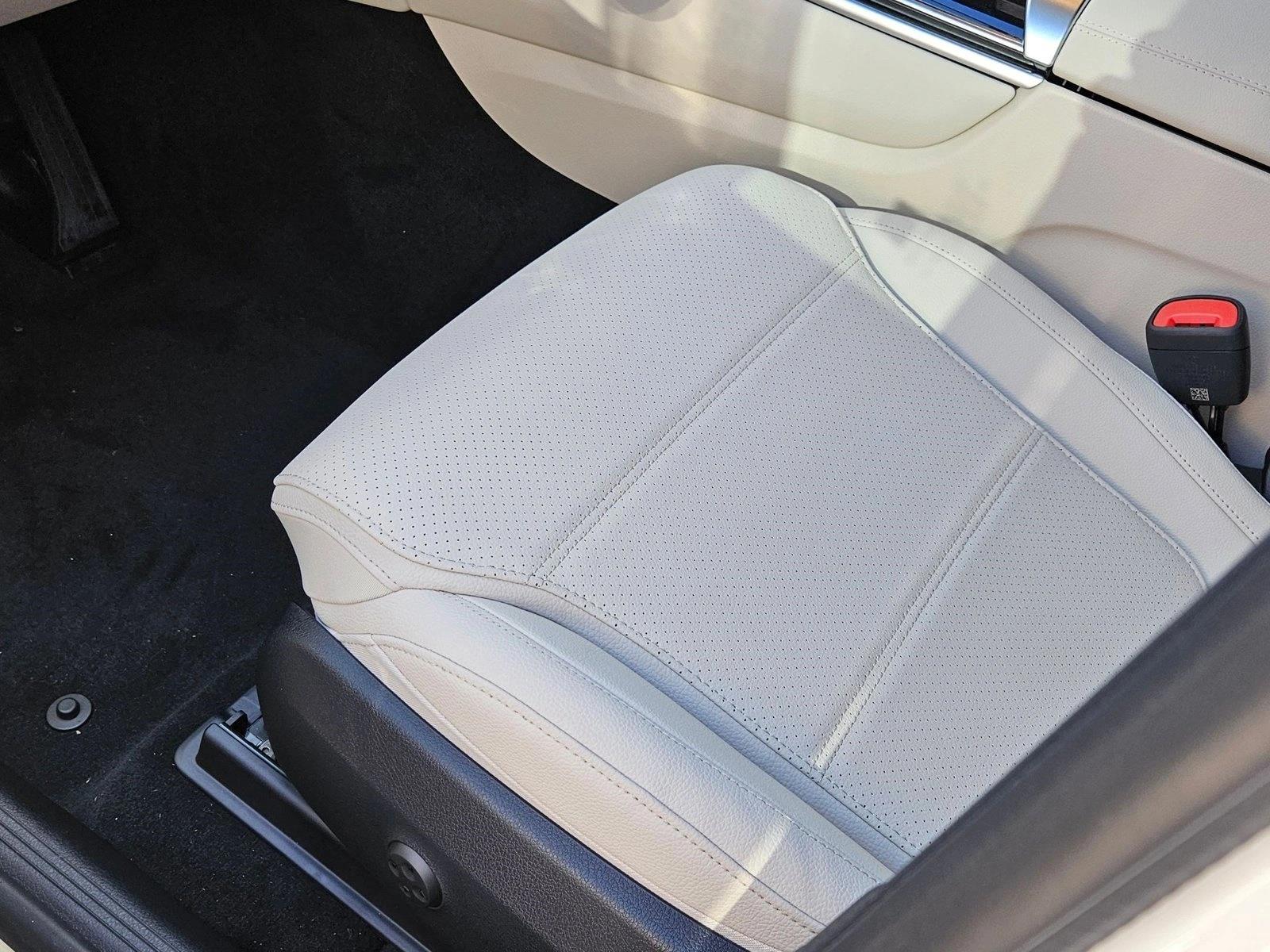 2026 Mercedes Benz GLC 300 photo 4