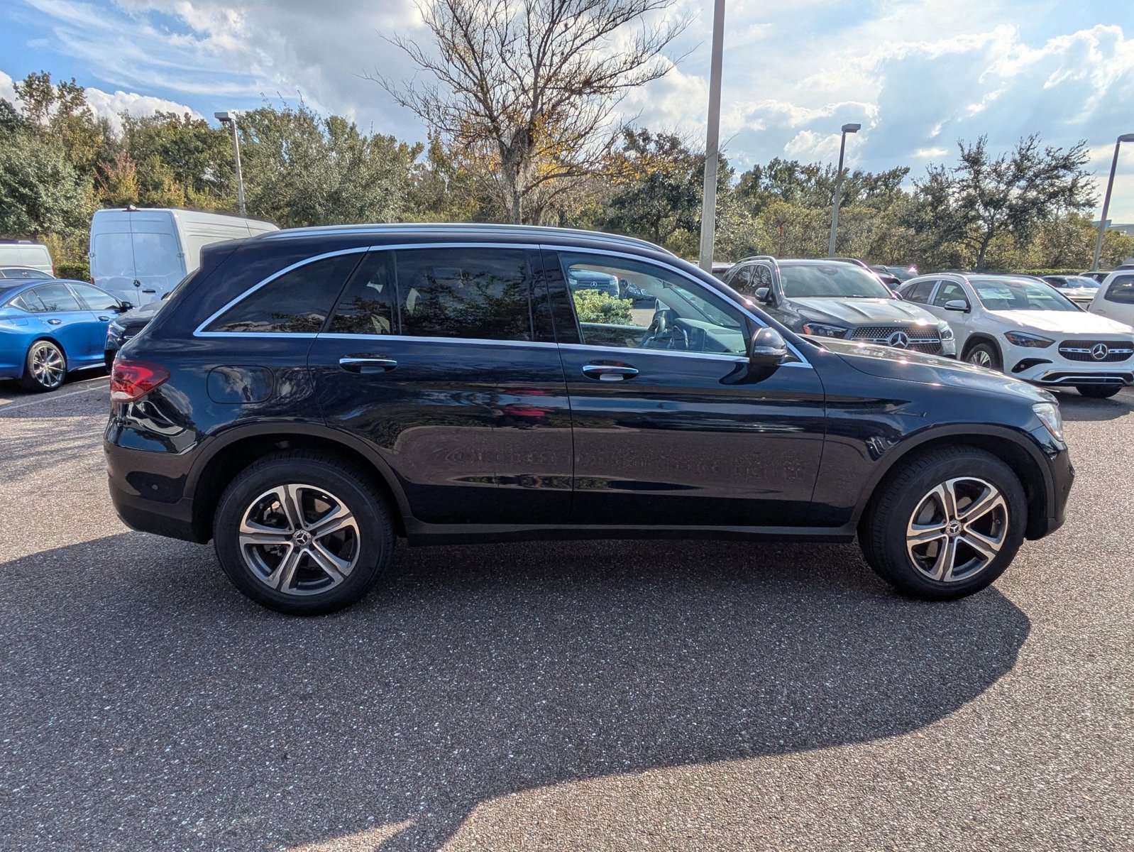 2021 Mercedes Benz GLC 300 photo 2