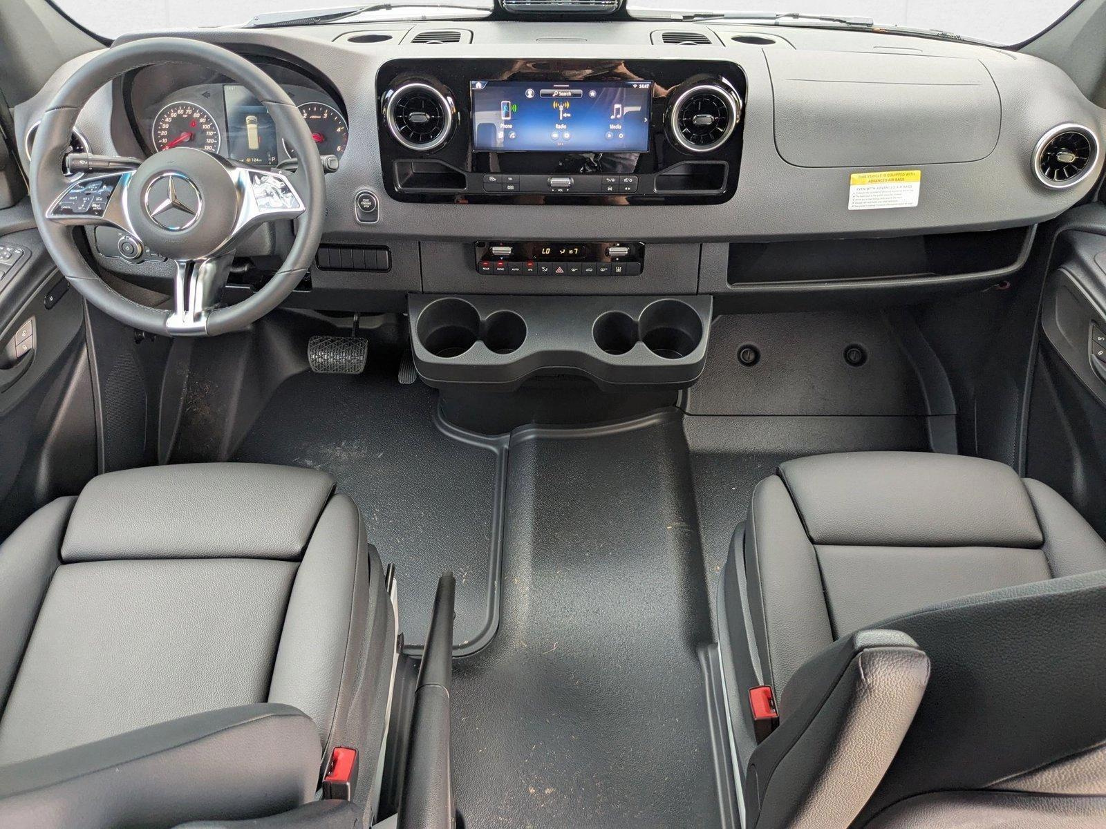 2025 Mercedes-Benz Sprinter Passenger Van Base - Photo 13