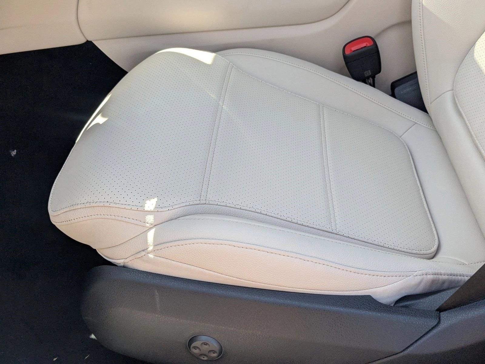 2026 Mercedes Benz GLC 300 photo 4