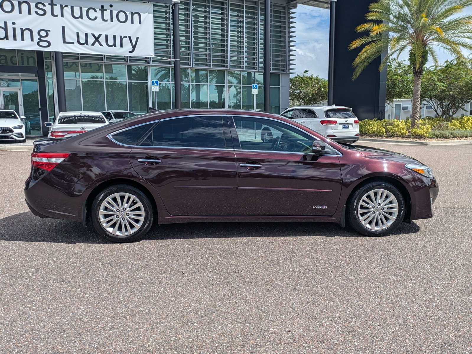 2015 Toyota Avalon Hybrid Limited photo 3