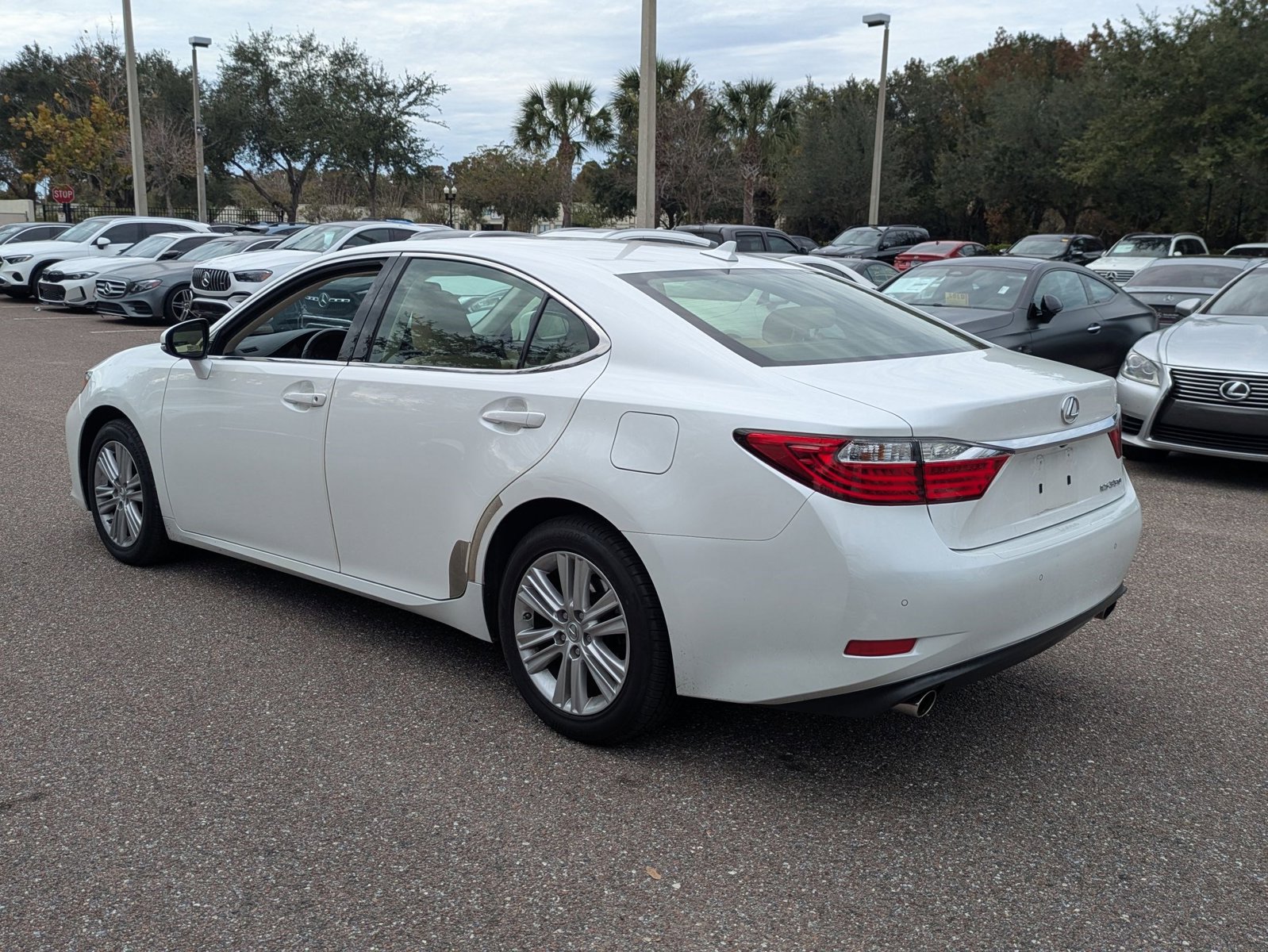 2013 Lexus ES 350 photo 4