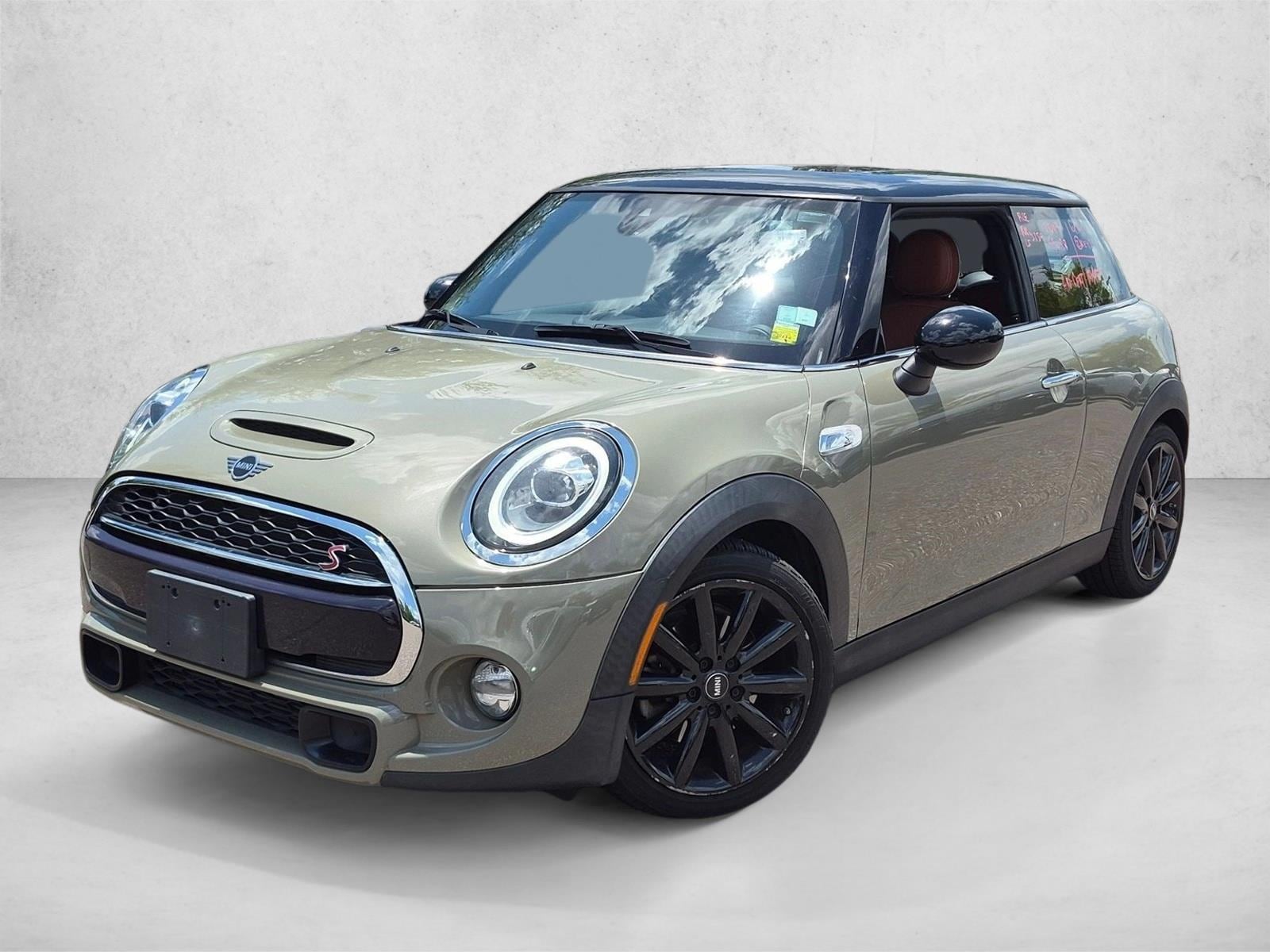 2019 MINI Hardtop Cooper S Signature's photo