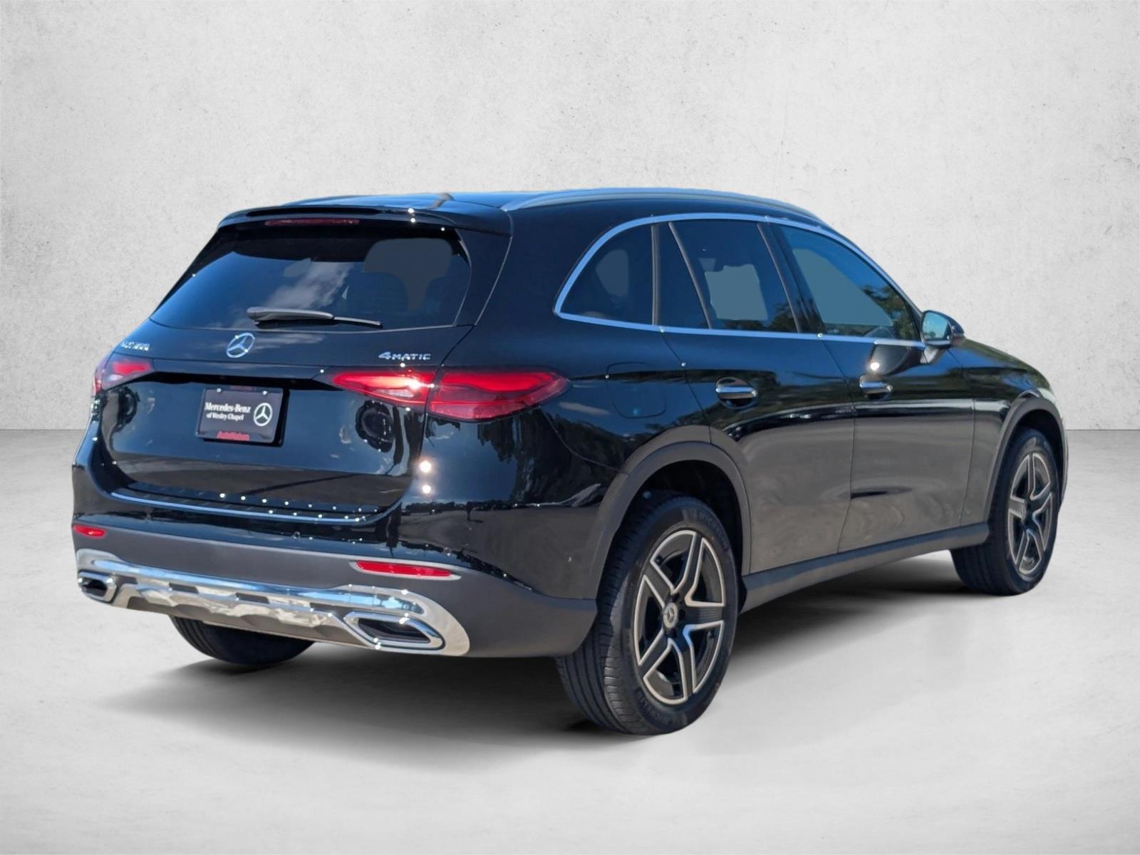 2026 Mercedes Benz GLC 300 4MATIC photo 2