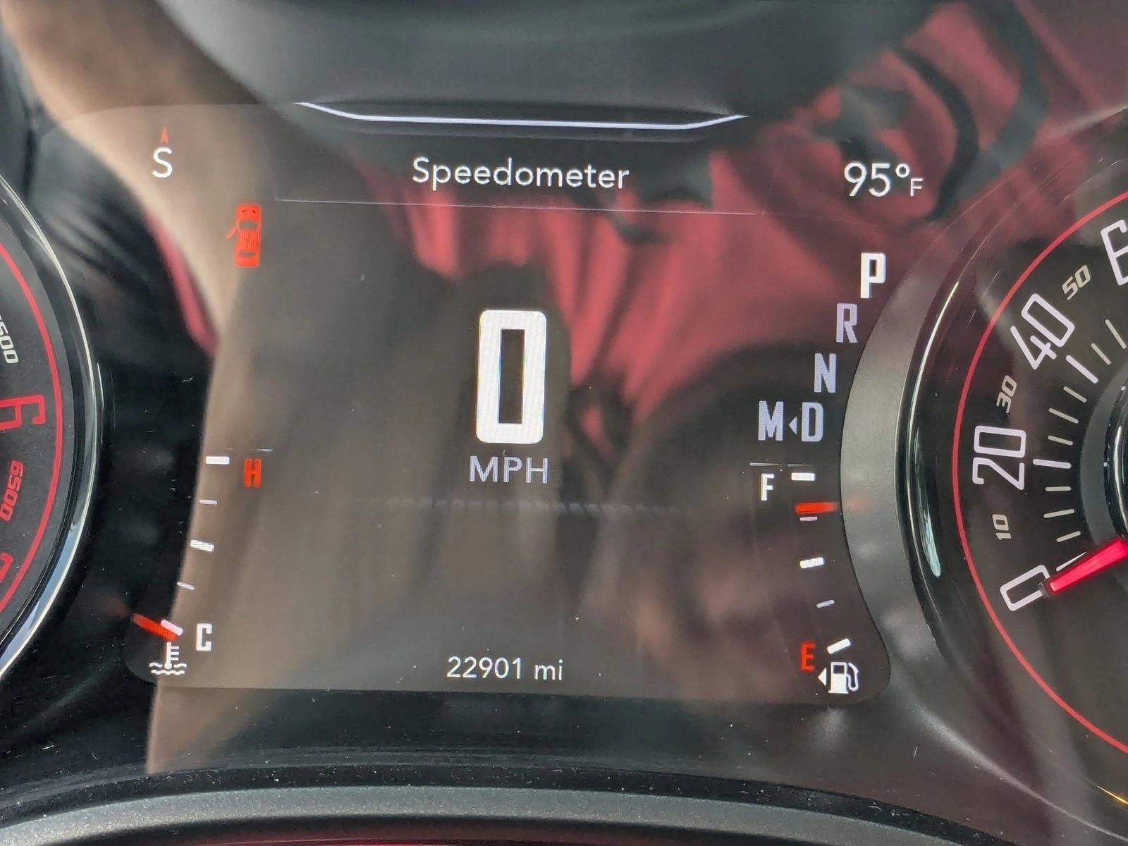2022 Dodge Challenger R/T photo 3