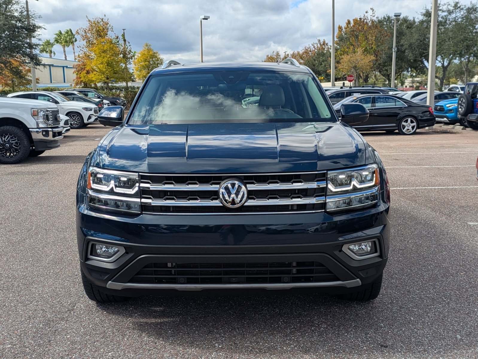 2018 Volkswagen Atlas V6 SEL Premium photo 2